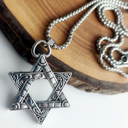 Náhrdelník s hexagramem v barvě starožitného stříbra